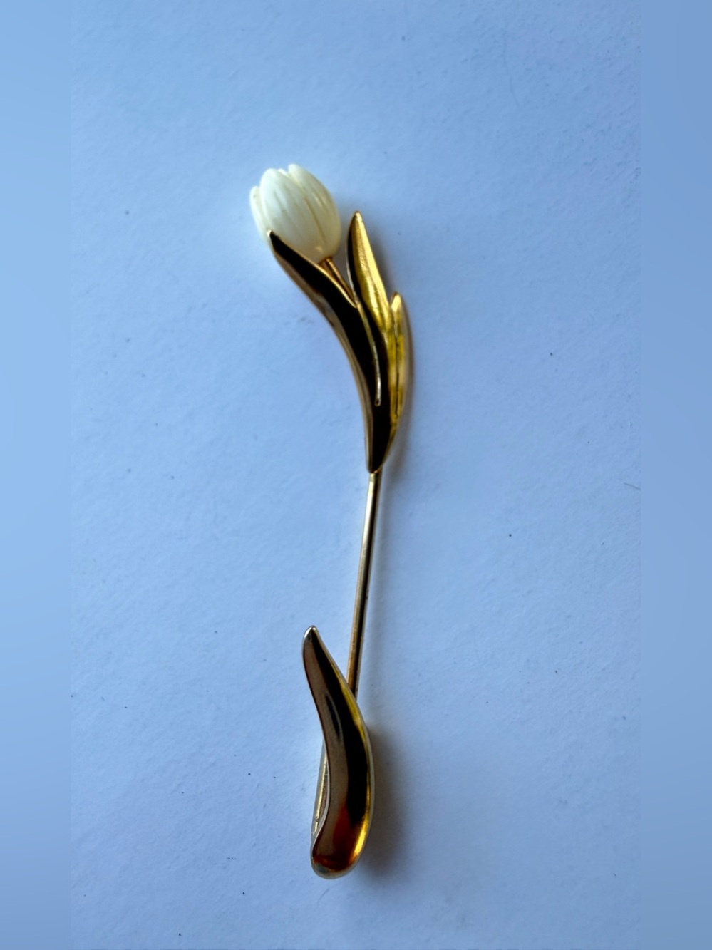 Vintage 1980 Avon "Graceful Tulip" Stick Pin - Gold Tone